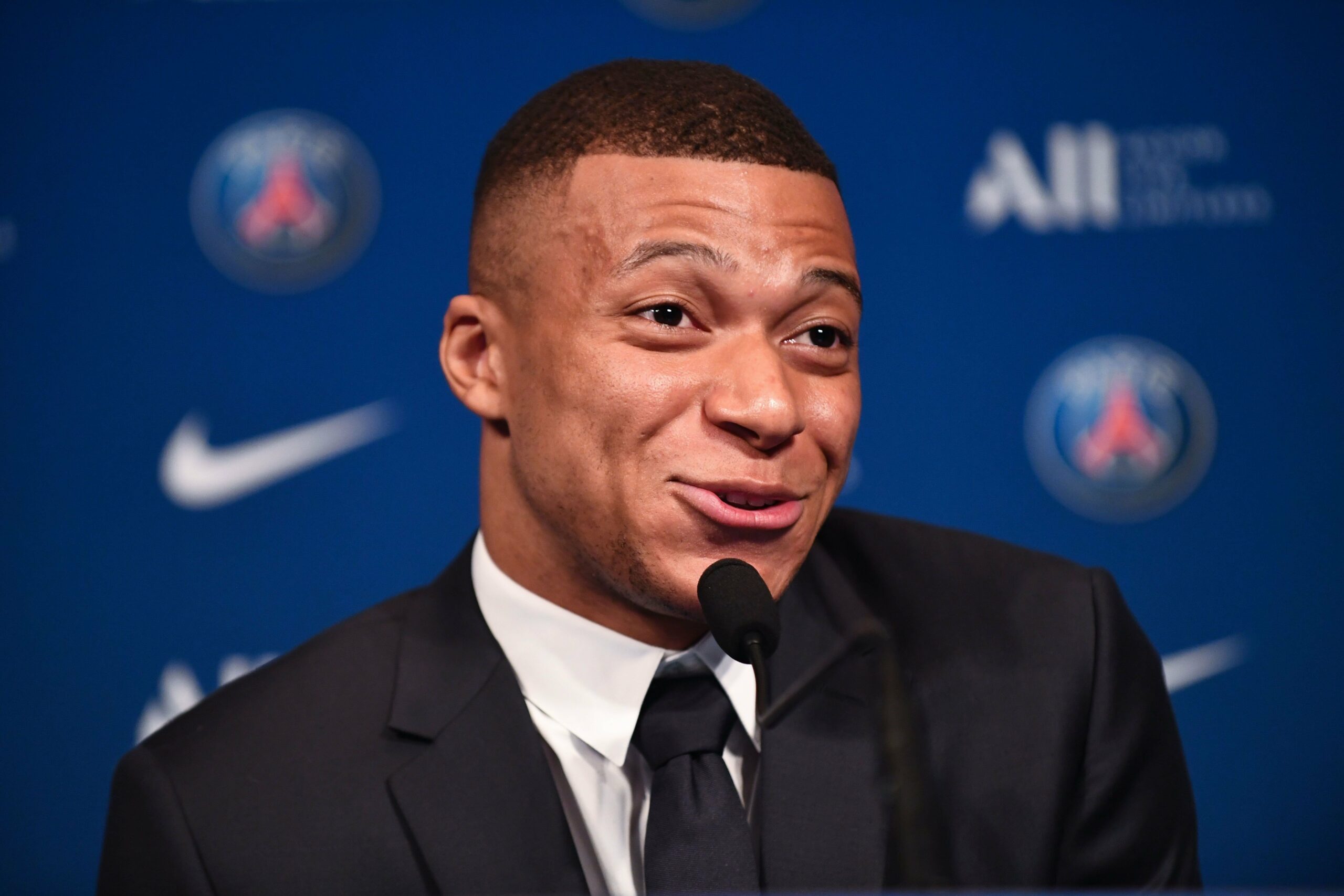 Foot – Mercato : Une star veut signer au PSG, la succession de Mbappé bouclée ?