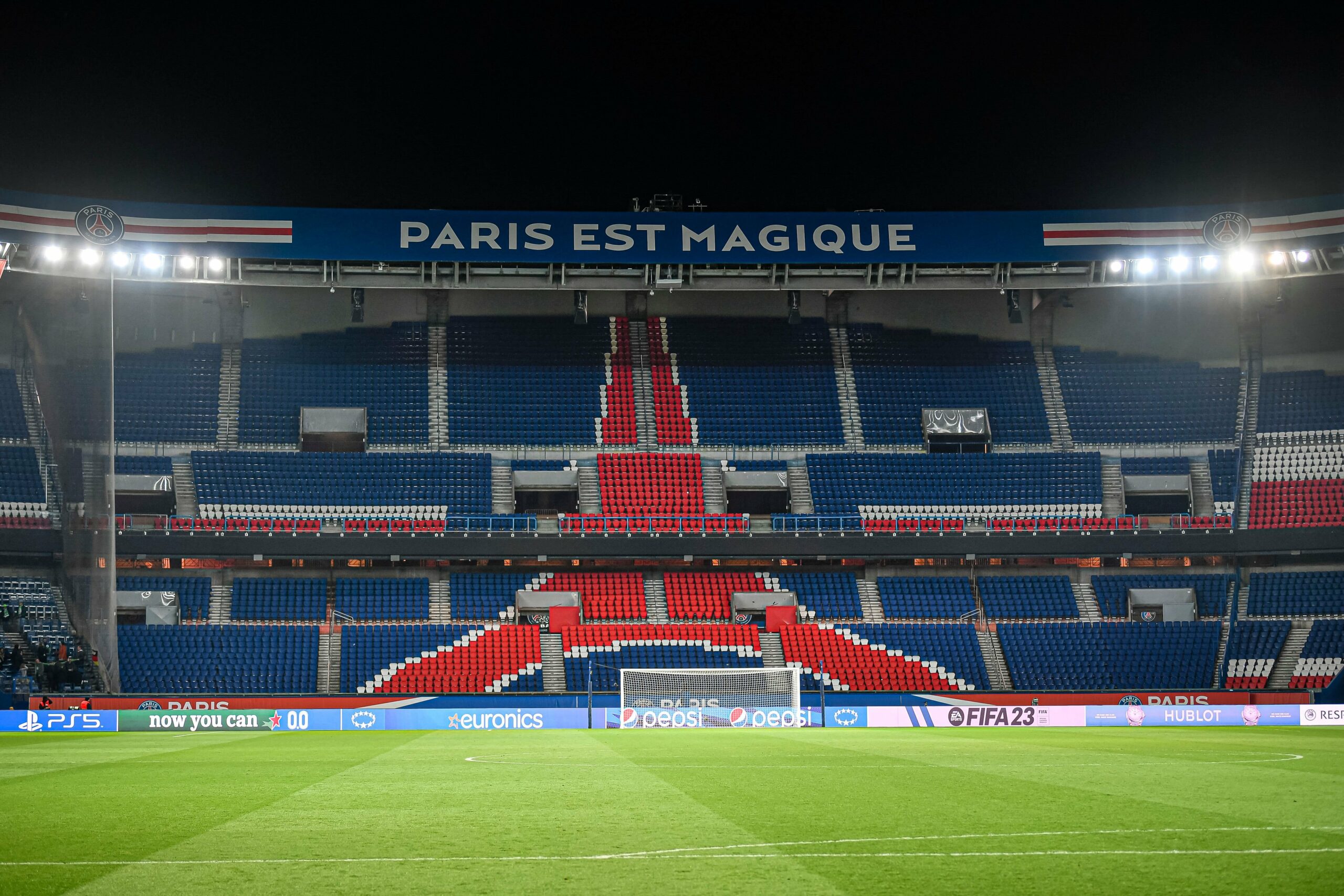 Foot – Ce crack refuse de signer au PSG, un défi lui est proposé à l’OL
